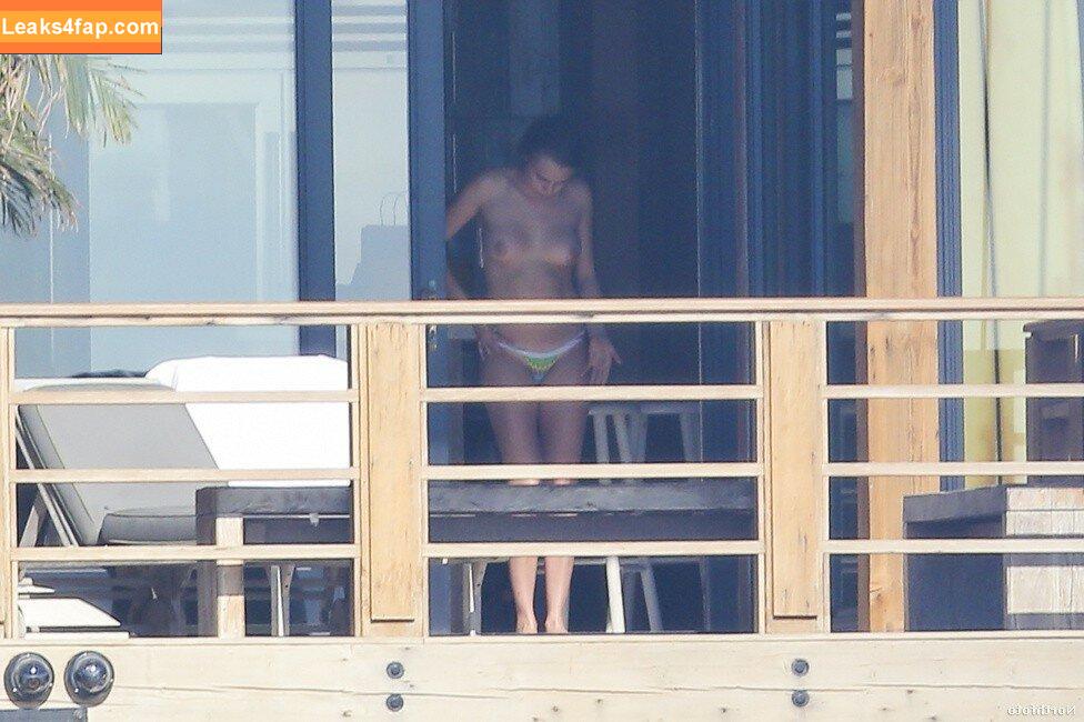 Cara Delevingne / CaraDelevingneOfficialPage / caradelevingne слитое фото фото #0864