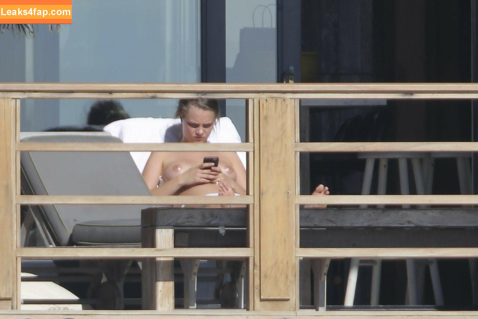 Cara Delevingne / CaraDelevingneOfficialPage / caradelevingne слитое фото фото #0888