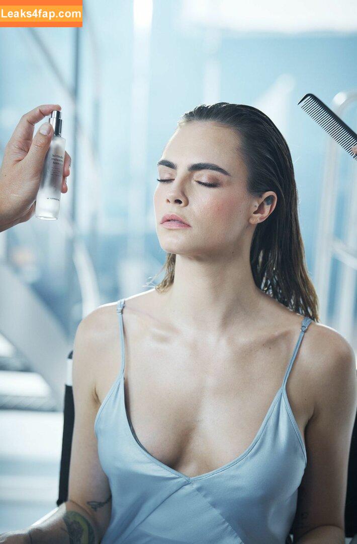 Cara Delevingne / CaraDelevingneOfficialPage / caradelevingne слитое фото фото #0896