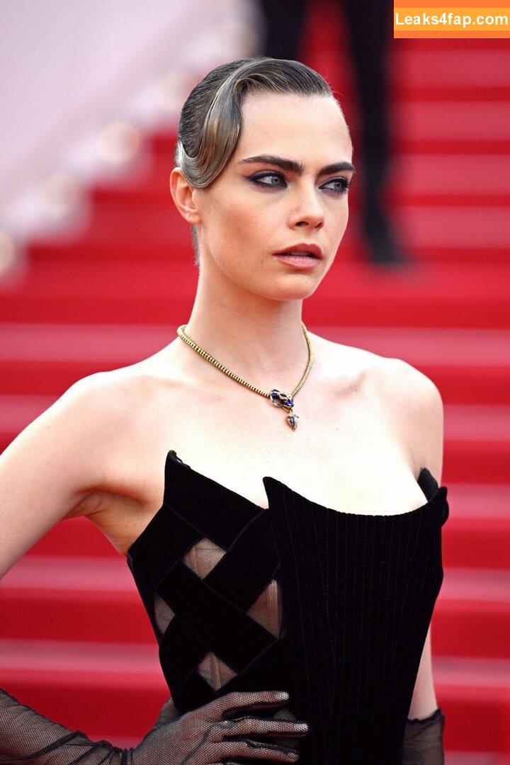 Cara Delevingne / CaraDelevingneOfficialPage / caradelevingne слитое фото фото #0931