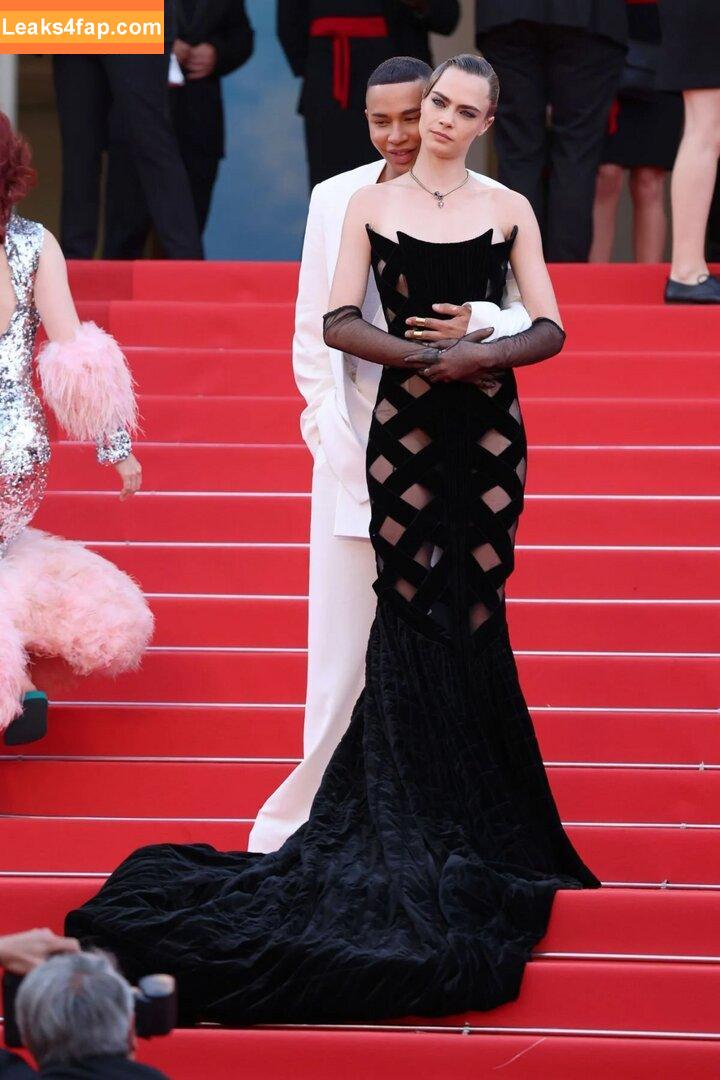 Cara Delevingne / CaraDelevingneOfficialPage / caradelevingne слитое фото фото #0933