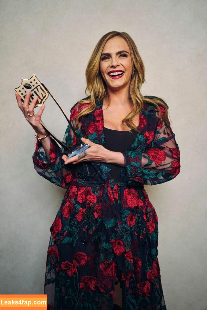 Cara Delevingne / CaraDelevingneOfficialPage / caradelevingne / https: слитое фото фото #0949