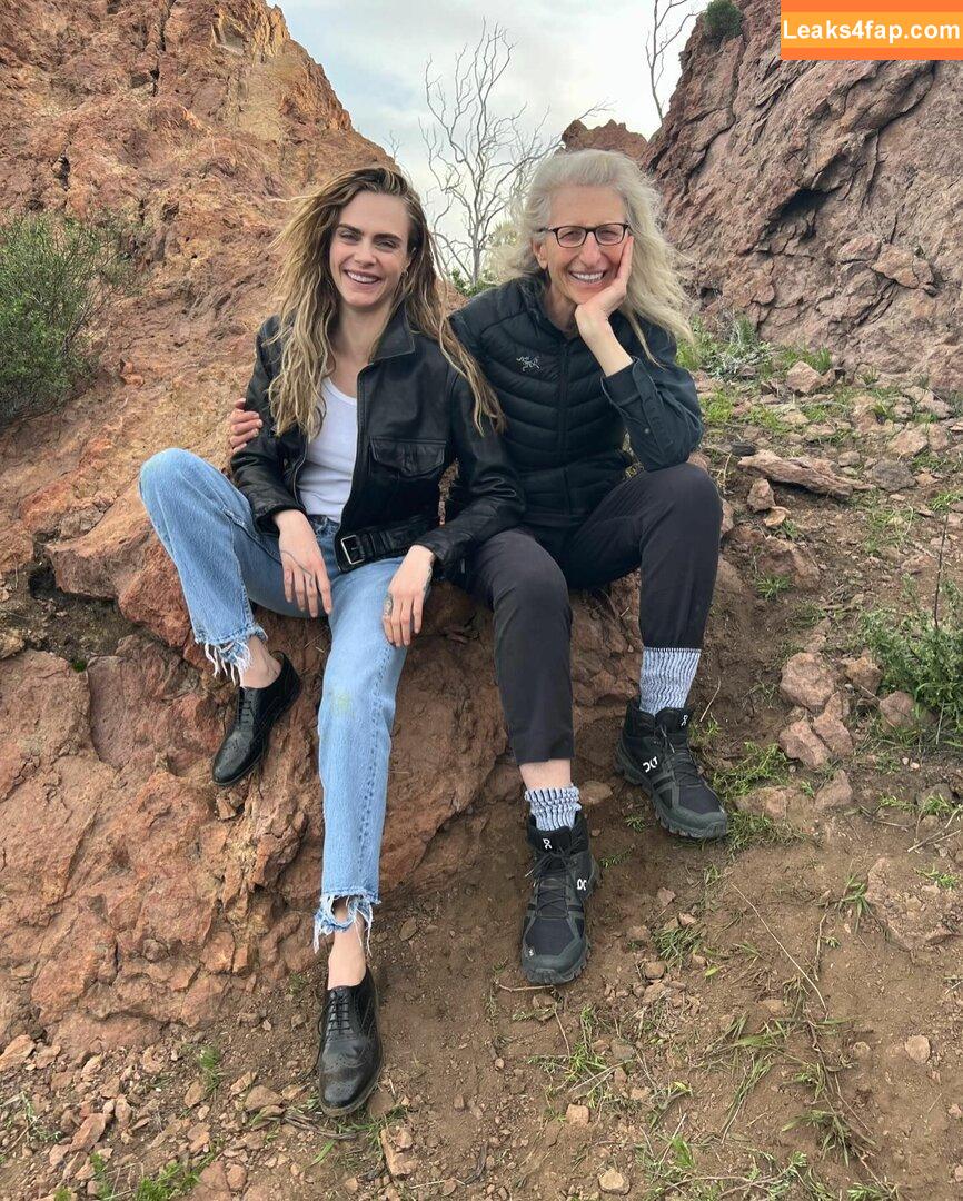 Cara Delevingne / CaraDelevingneOfficialPage / caradelevingne / https: слитое фото фото #0958