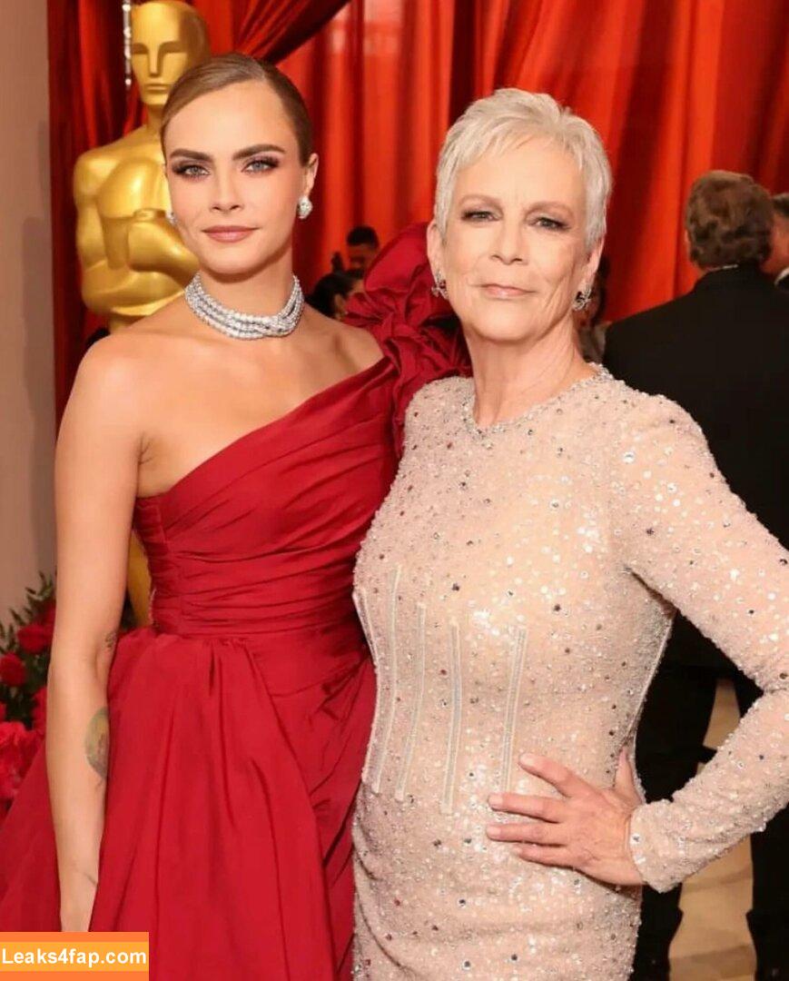 Cara Delevingne / CaraDelevingneOfficialPage / caradelevingne / https: слитое фото фото #0960