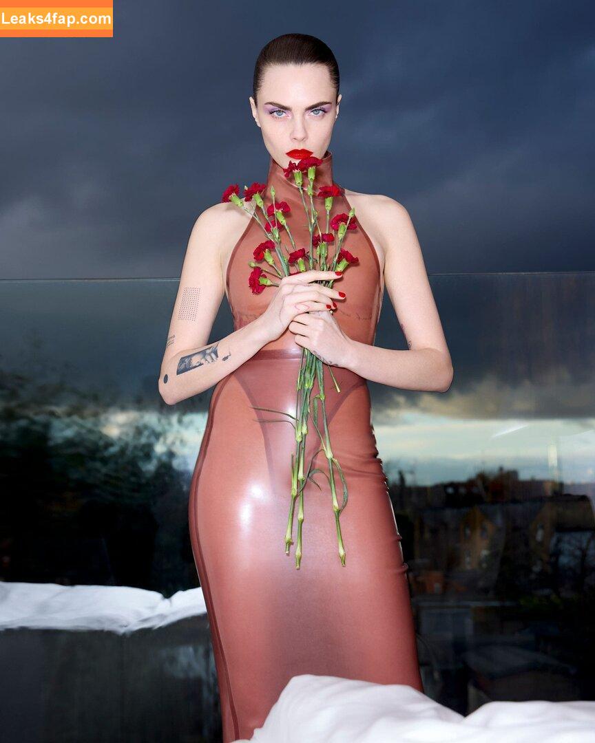 Cara Delevingne / CaraDelevingneOfficialPage / caradelevingne / https: слитое фото фото #1077