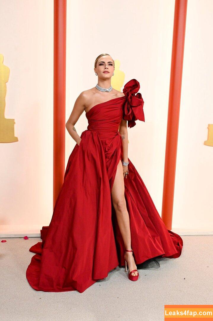 Cara Delevingne / CaraDelevingneOfficialPage / caradelevingne / https: leaked photo photo #1084