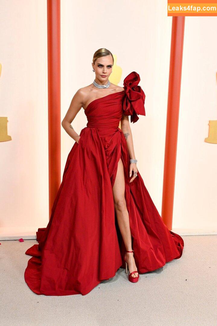 Cara Delevingne / CaraDelevingneOfficialPage / caradelevingne / https: слитое фото фото #1088