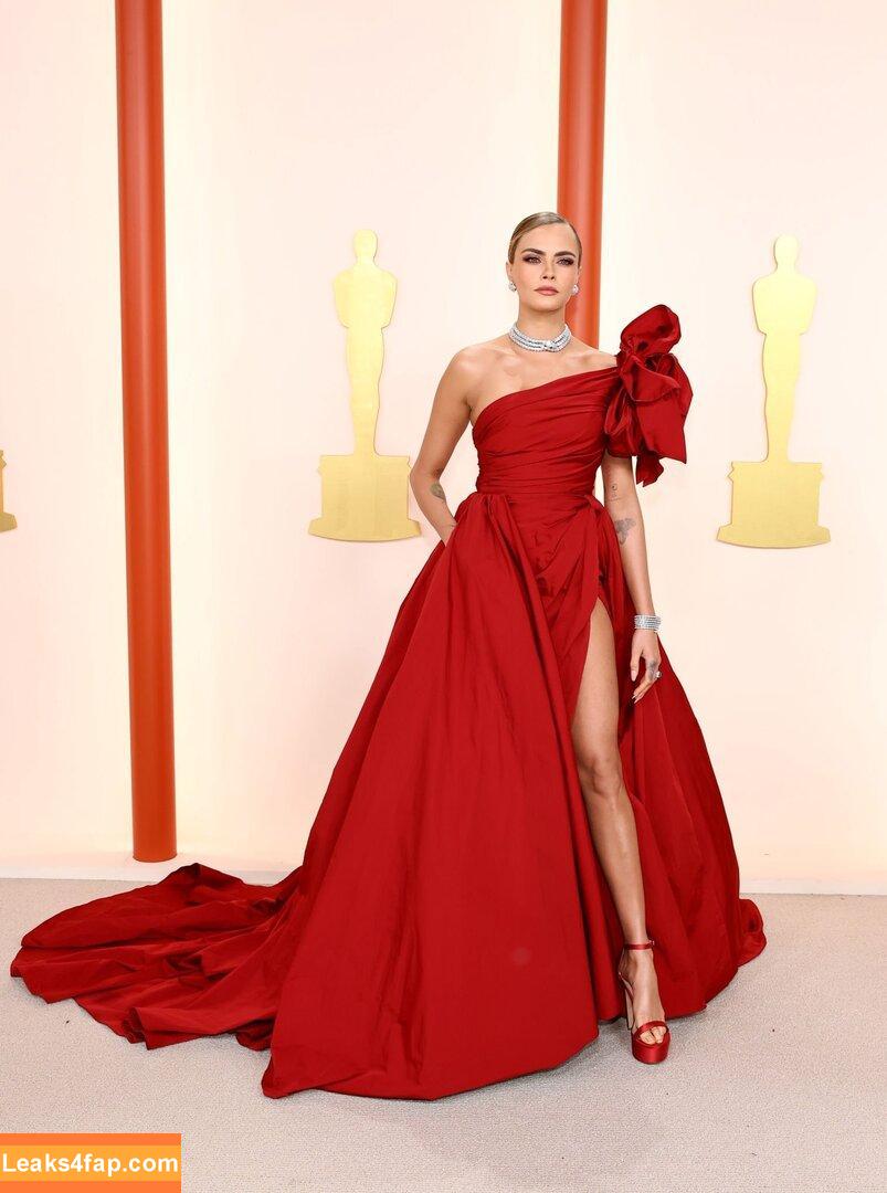 Cara Delevingne / CaraDelevingneOfficialPage / caradelevingne / https: leaked photo photo #1090