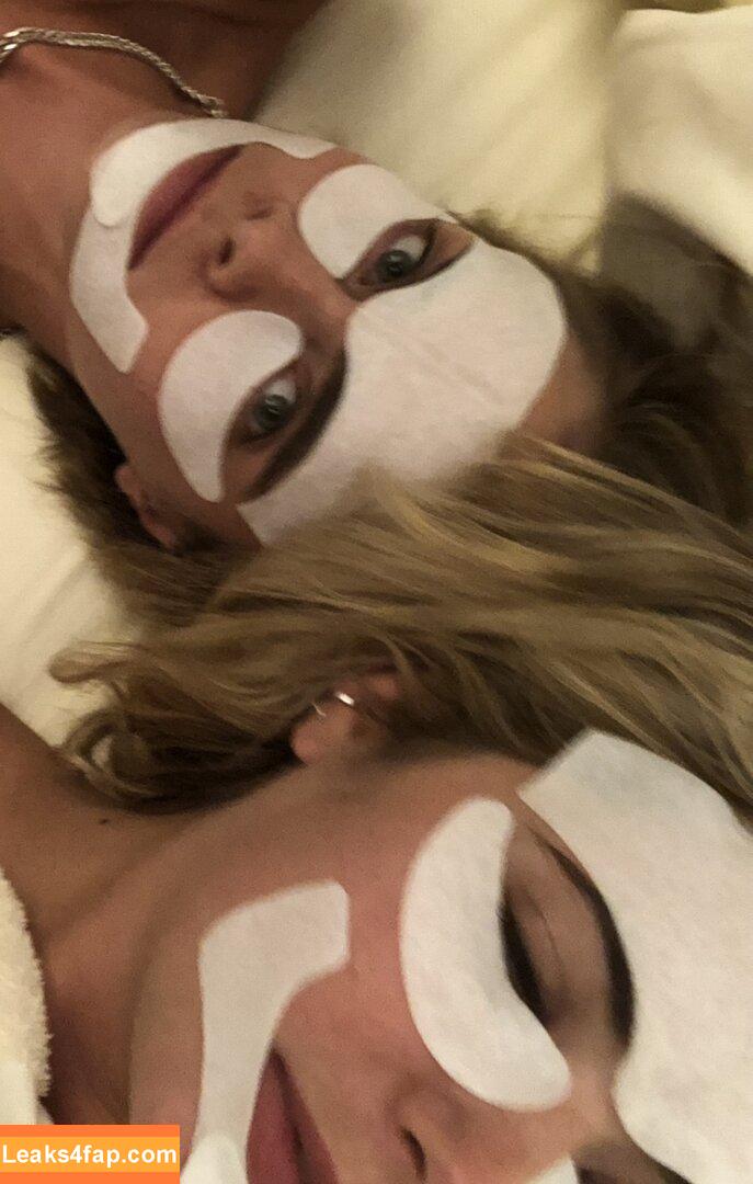 Cara Delevingne / CaraDelevingneOfficialPage / caradelevingne / https: слитое фото фото #1124