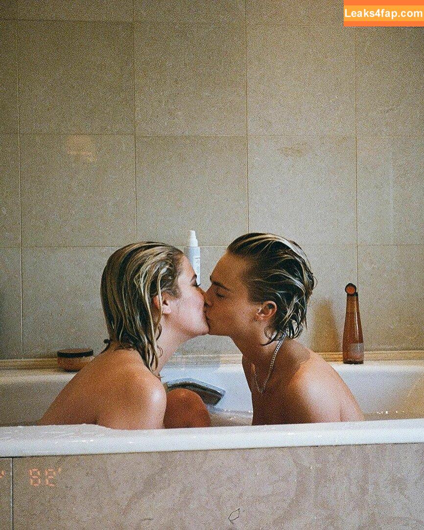 Cara Delevingne / CaraDelevingneOfficialPage / caradelevingne / https: слитое фото фото #1125