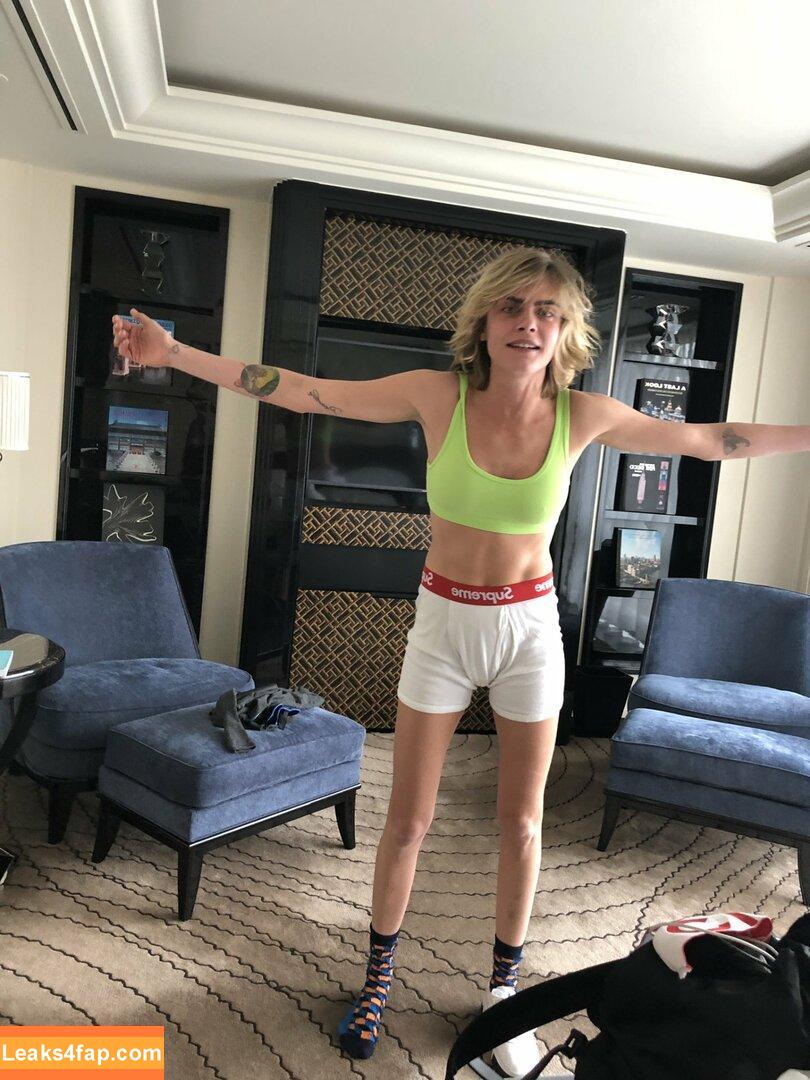 Cara Delevingne / CaraDelevingneOfficialPage / caradelevingne / https: слитое фото фото #1128