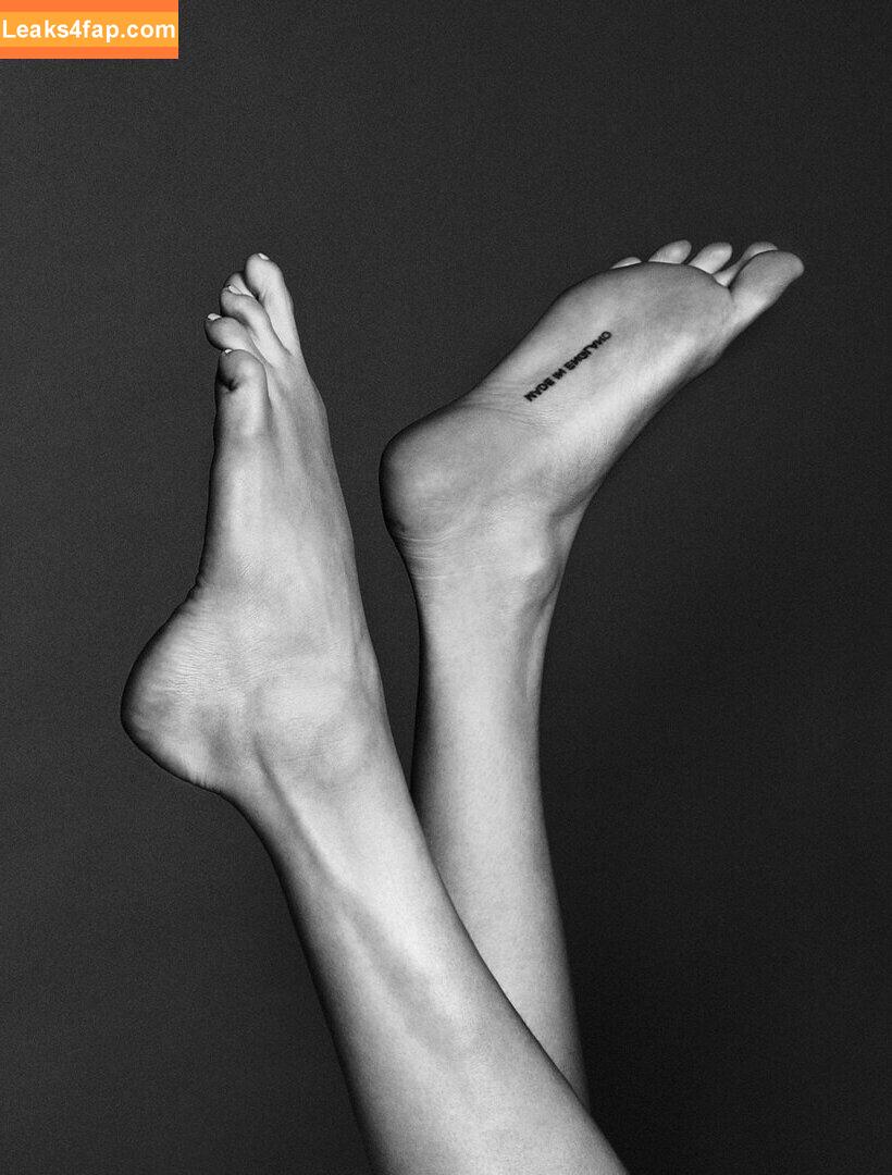 Cara Delevingne / CaraDelevingneOfficialPage / caradelevingne / https: leaked photo photo #1134