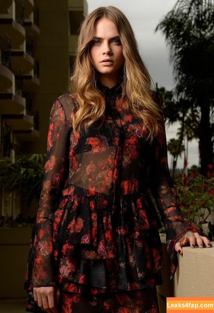 Cara Delevingne / CaraDelevingneOfficialPage / caradelevingne / https: слитое фото фото #1143