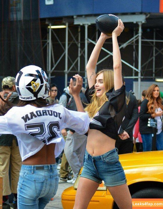 Cara Delevingne / CaraDelevingneOfficialPage / caradelevingne / https: слитое фото фото #1162