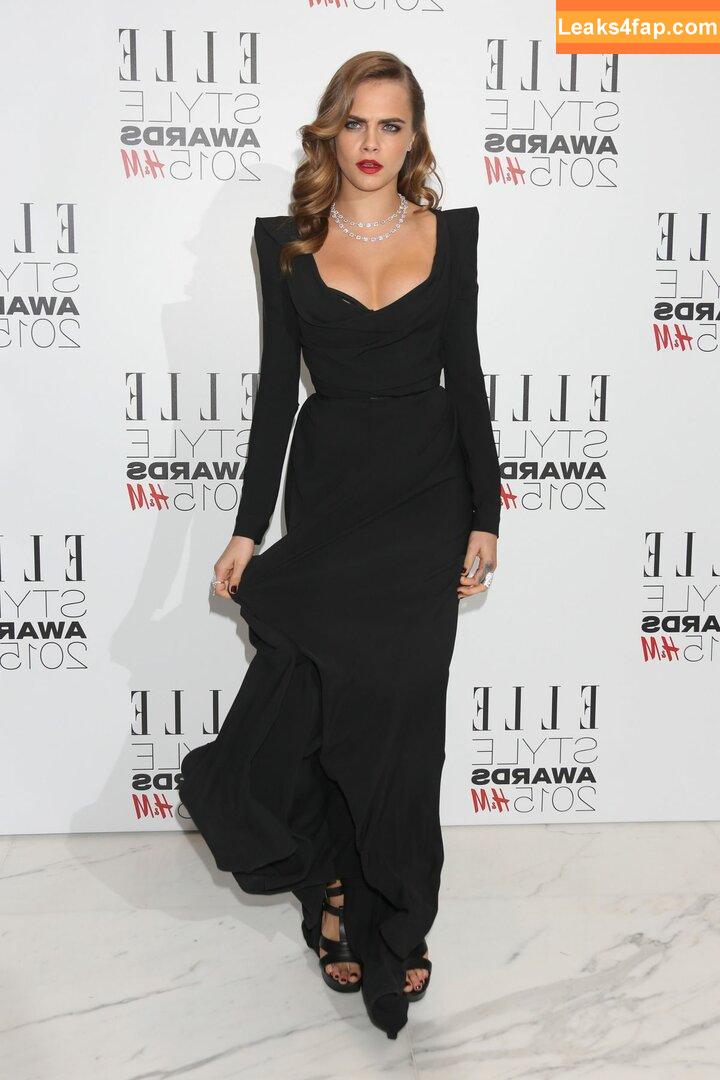 Cara Delevingne / CaraDelevingneOfficialPage / caradelevingne / https: слитое фото фото #1176