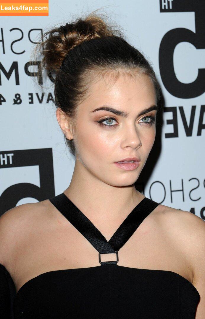 Cara Delevingne / CaraDelevingneOfficialPage / caradelevingne / https: слитое фото фото #1208