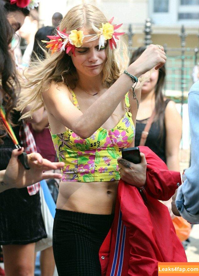 Cara Delevingne / CaraDelevingneOfficialPage / caradelevingne / https: слитое фото фото #1215