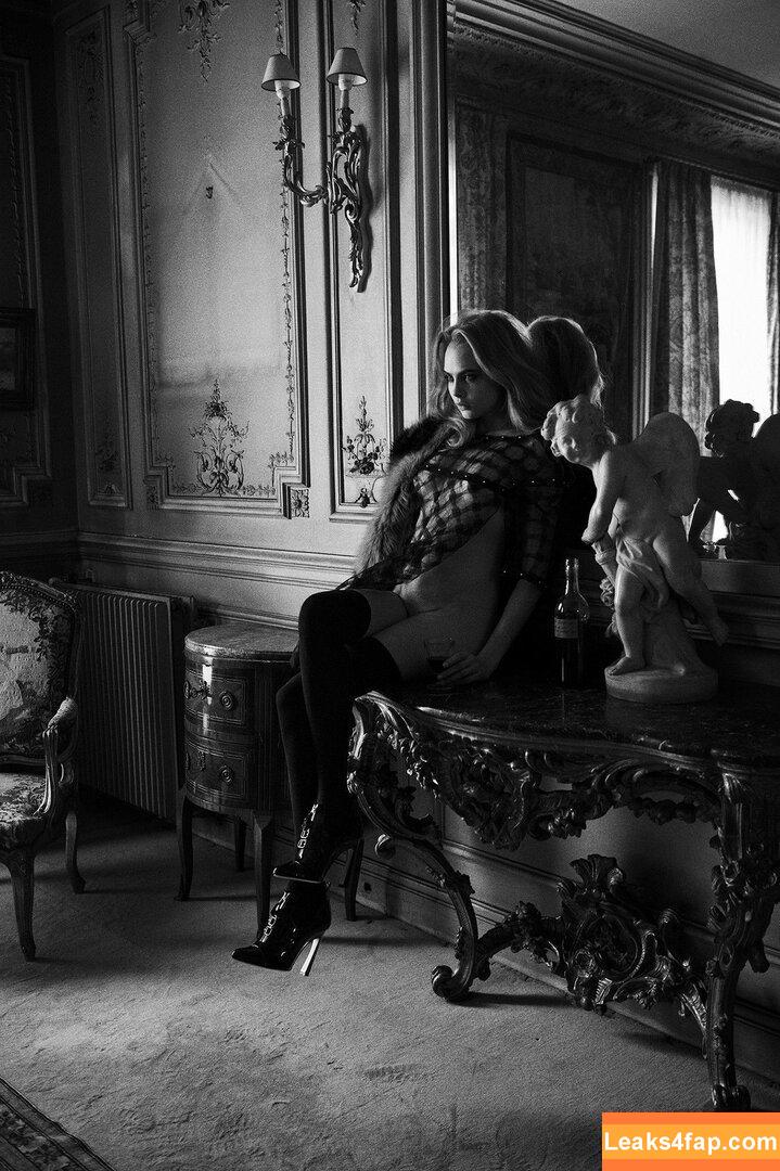 Cara Delevingne / CaraDelevingneOfficialPage / caradelevingne / https: слитое фото фото #1222