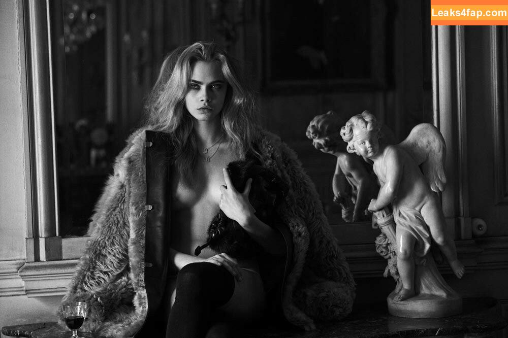 Cara Delevingne / CaraDelevingneOfficialPage / caradelevingne / https: слитое фото фото #1229