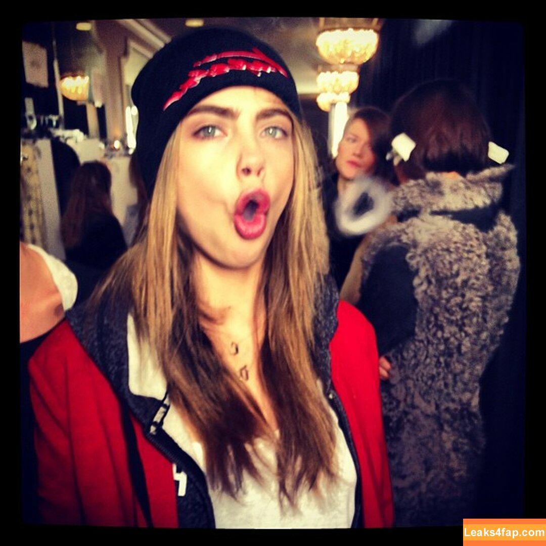 Cara Delevingne / CaraDelevingneOfficialPage / caradelevingne / https: слитое фото фото #1234