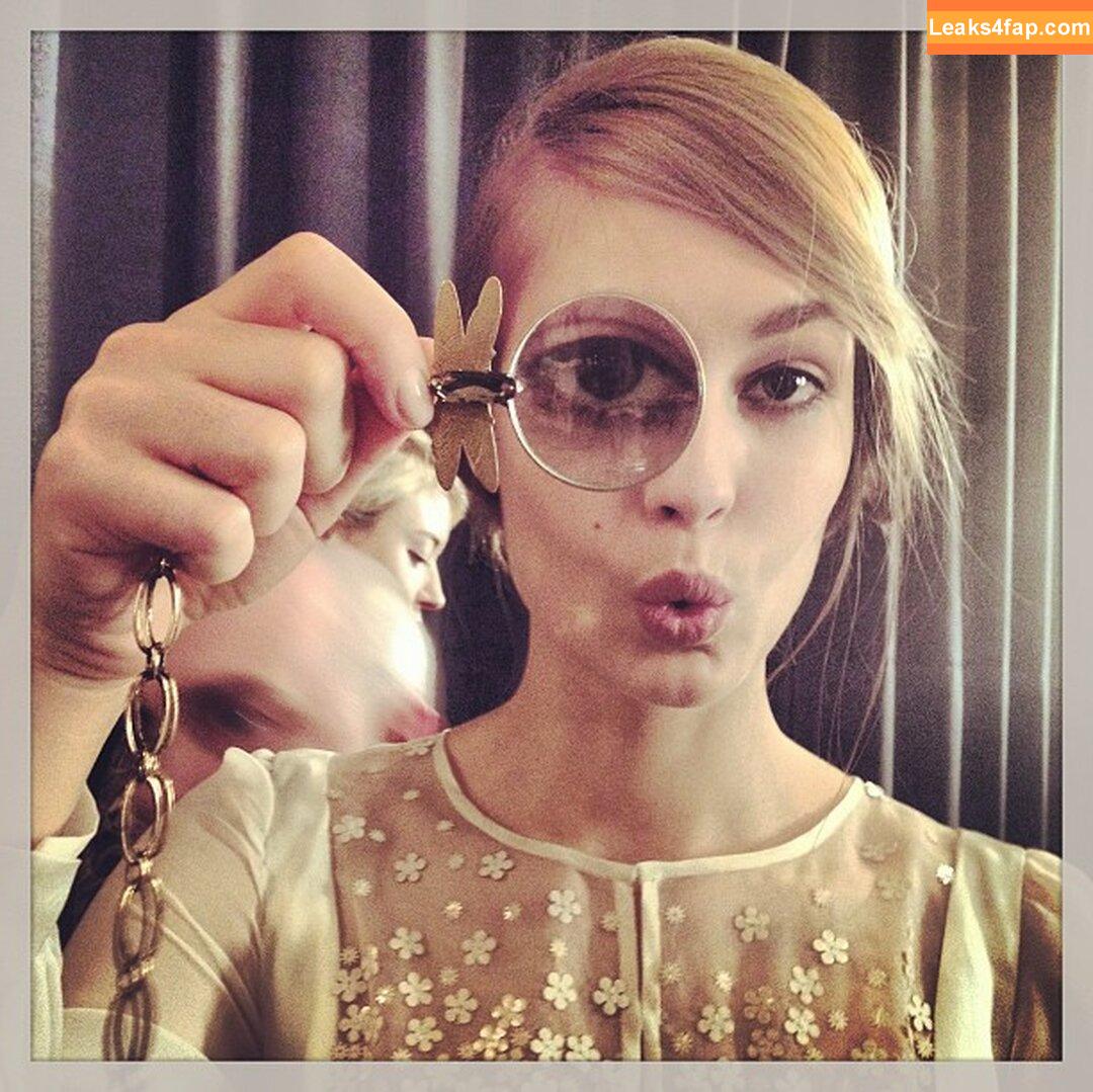 Cara Delevingne / CaraDelevingneOfficialPage / caradelevingne / https: слитое фото фото #1239