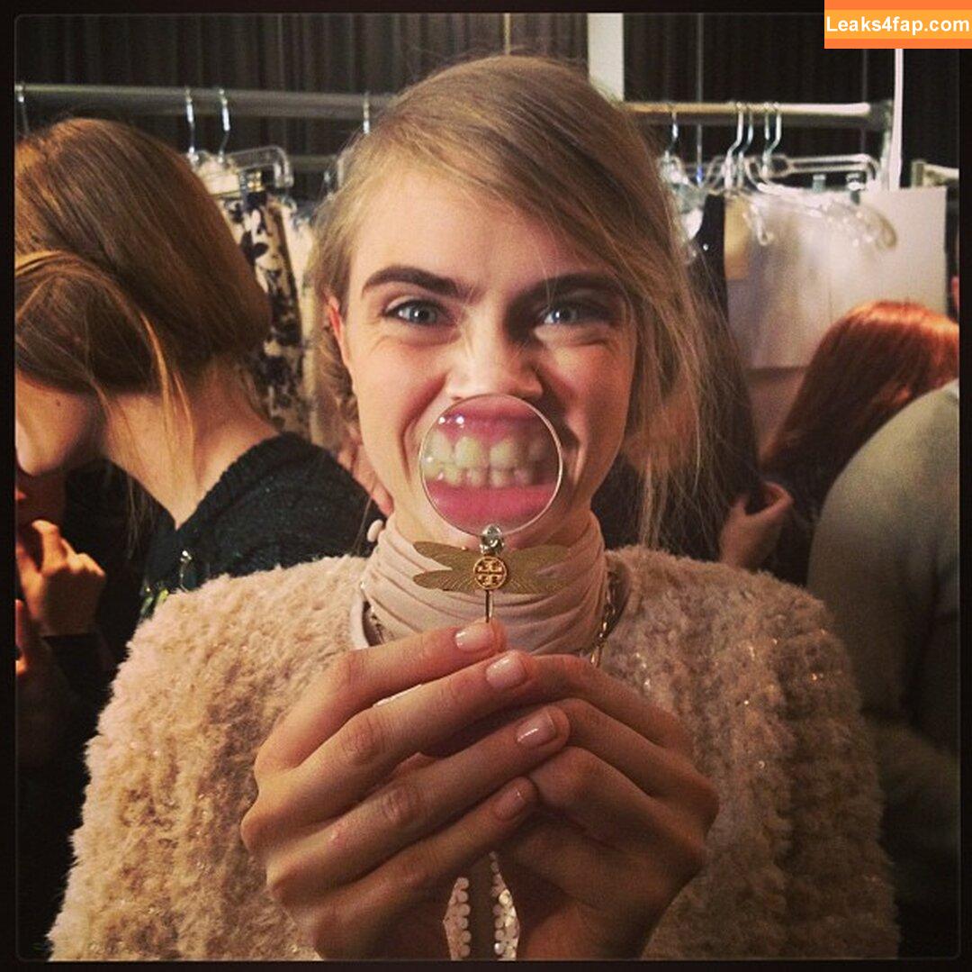 Cara Delevingne / CaraDelevingneOfficialPage / caradelevingne / https: слитое фото фото #1241