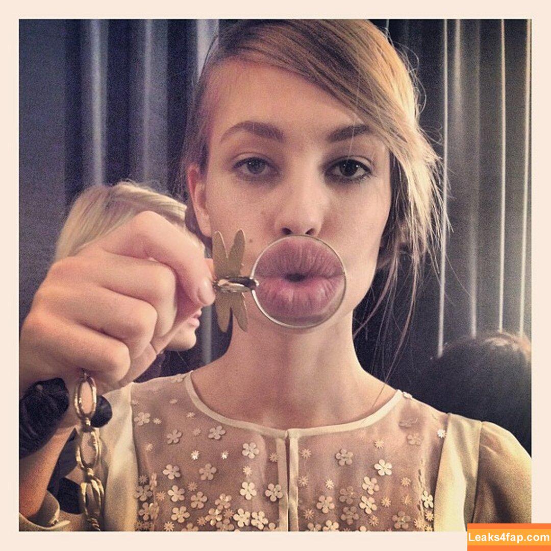 Cara Delevingne / CaraDelevingneOfficialPage / caradelevingne / https: слитое фото фото #1248