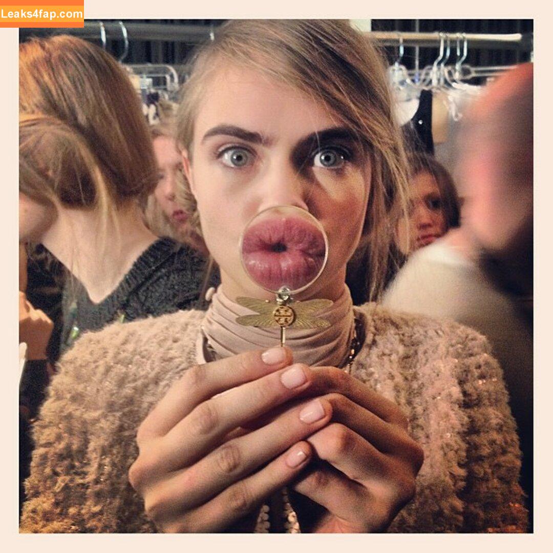Cara Delevingne / CaraDelevingneOfficialPage / caradelevingne / https: слитое фото фото #1249