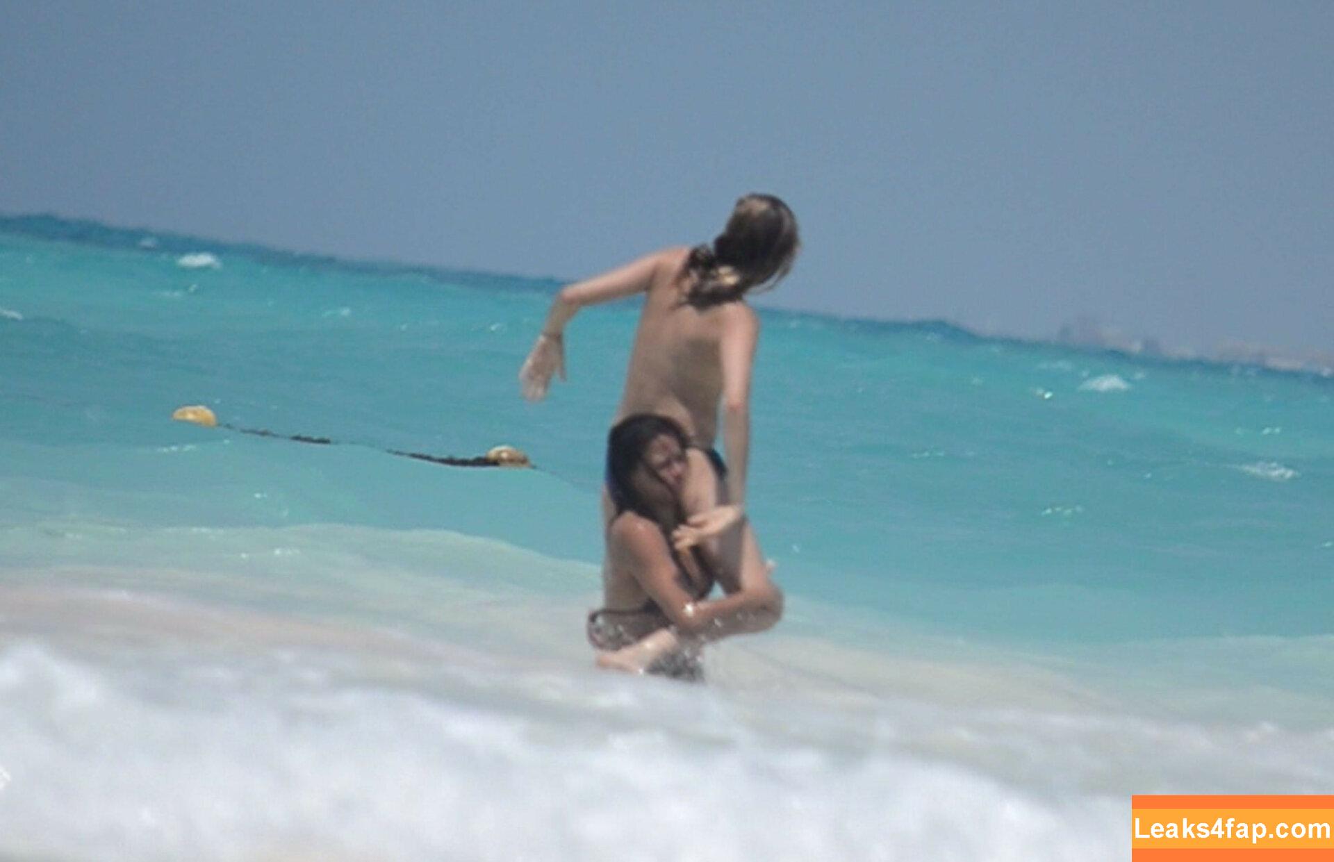 Cara Delevingne / CaraDelevingneOfficialPage / caradelevingne / https: слитое фото фото #1258