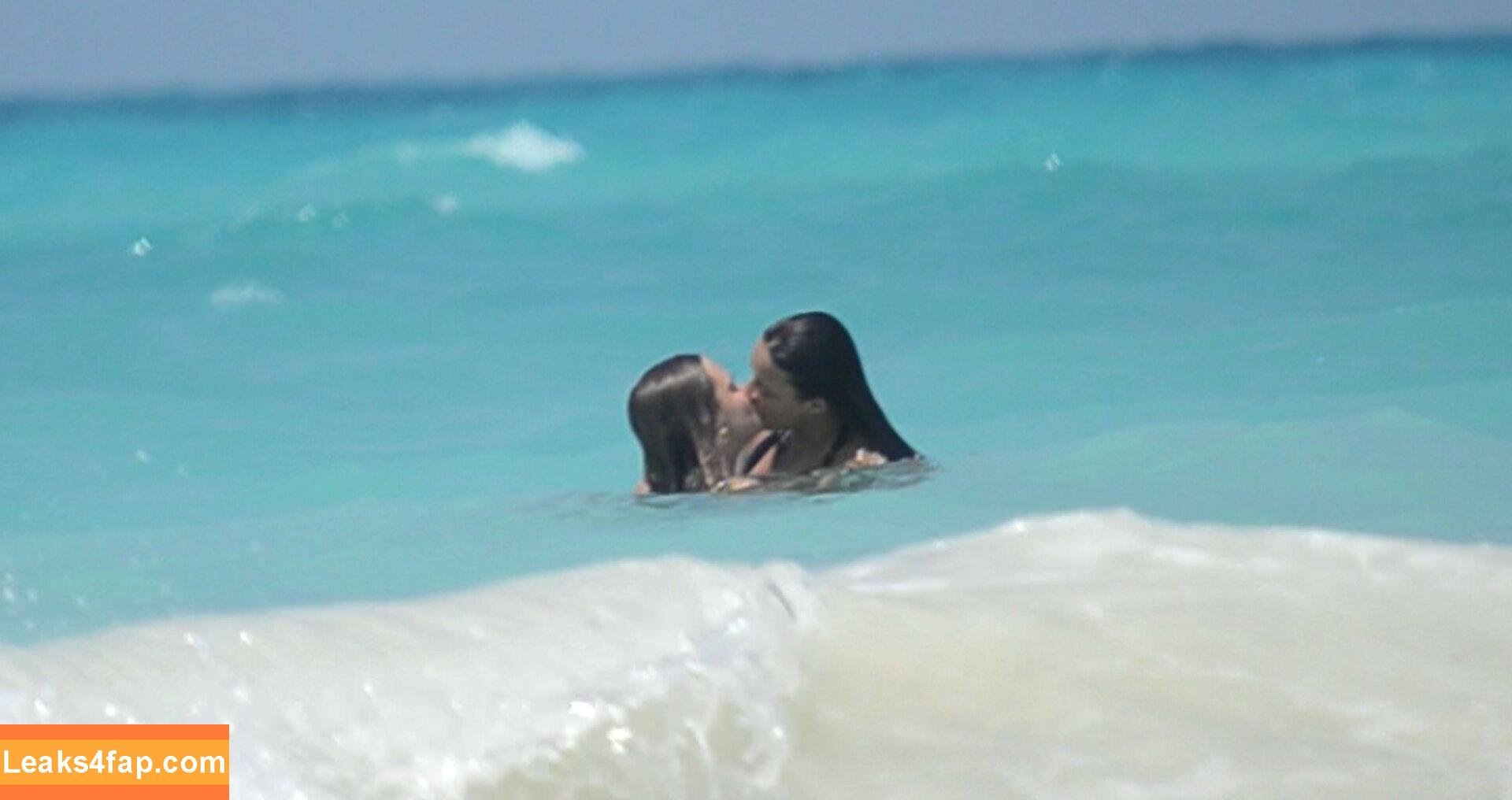 Cara Delevingne / CaraDelevingneOfficialPage / caradelevingne / https: слитое фото фото #1262