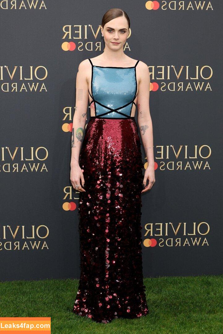 Cara Delevingne / CaraDelevingneOfficialPage / caradelevingne / https: слитое фото фото #1303