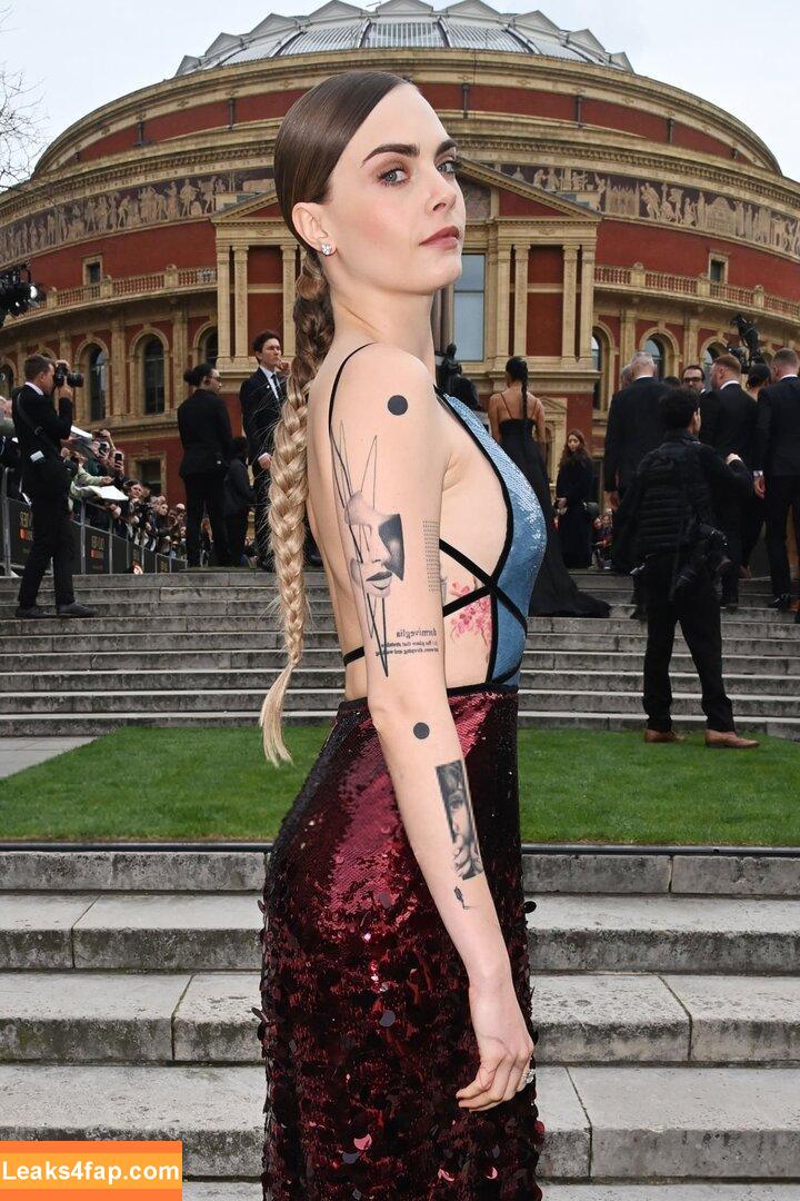Cara Delevingne / CaraDelevingneOfficialPage / caradelevingne / https: leaked photo photo #1319