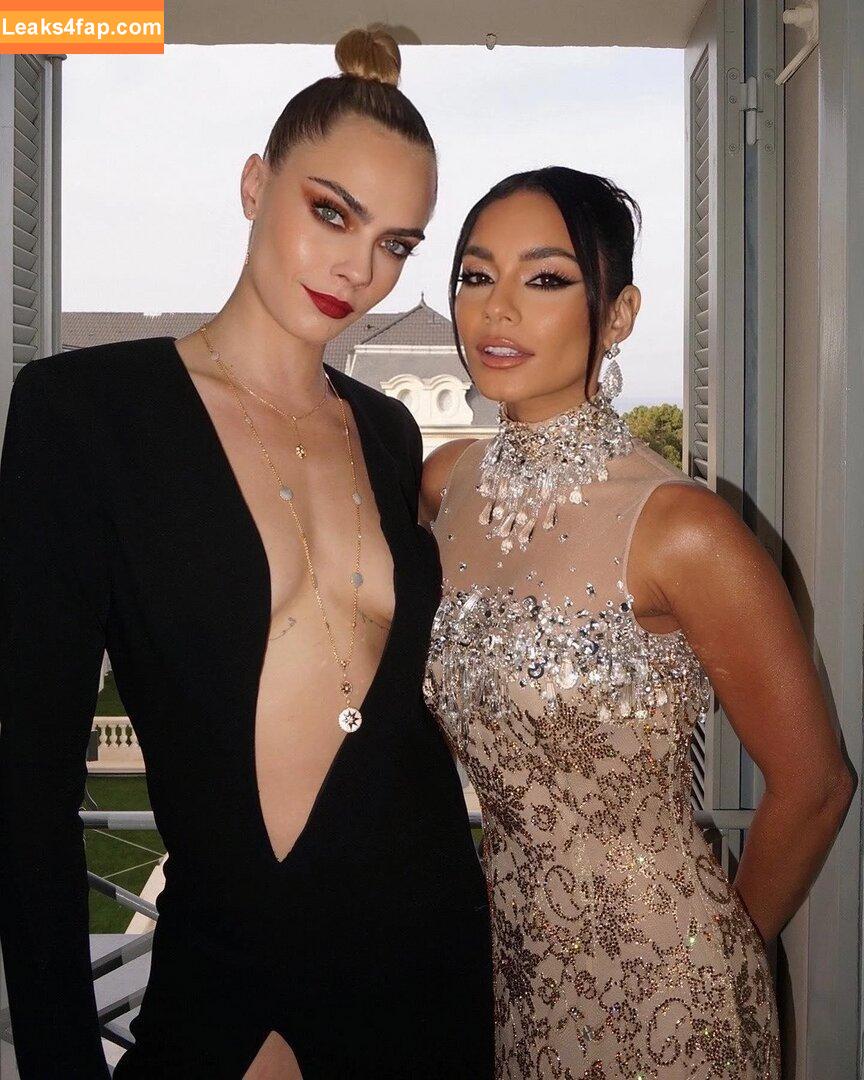 Cara Delevingne / CaraDelevingneOfficialPage / caradelevingne / https: leaked photo photo #1327