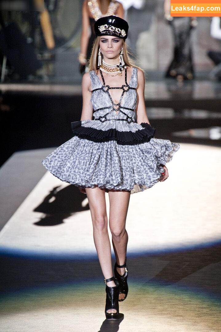 Cara Delevingne / CaraDelevingneOfficialPage / caradelevingne / https: слитое фото фото #1370