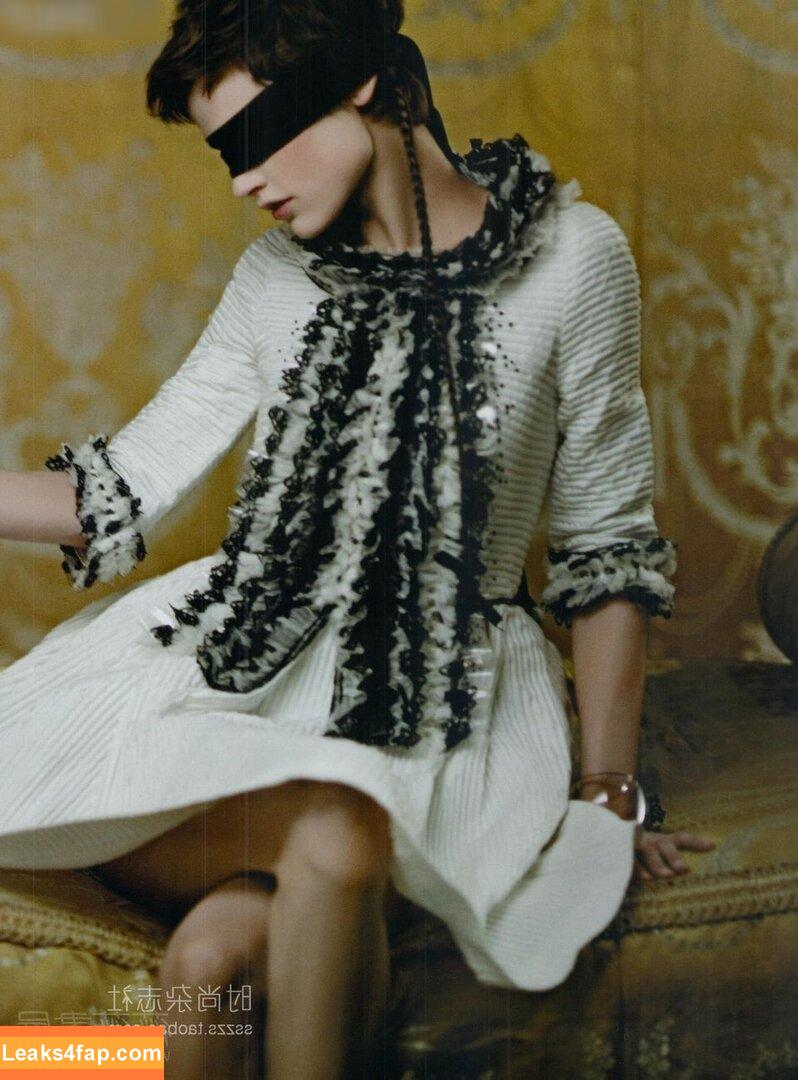 Cara Delevingne / CaraDelevingneOfficialPage / caradelevingne / https: слитое фото фото #1384