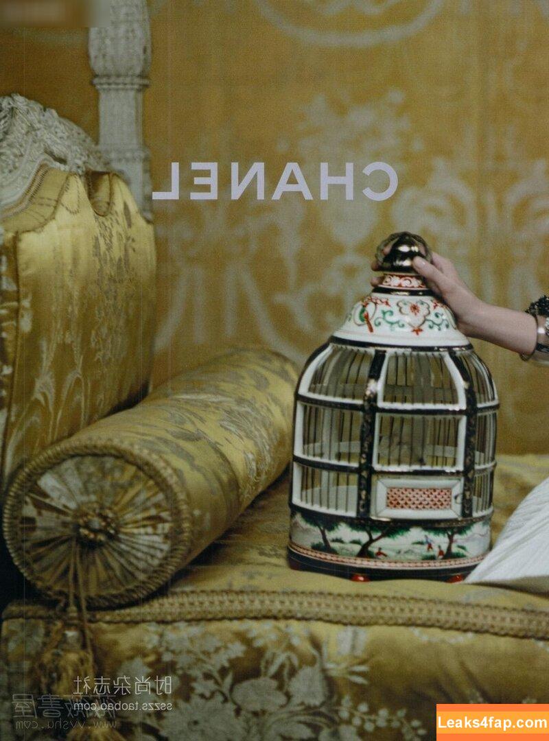 Cara Delevingne / CaraDelevingneOfficialPage / caradelevingne / https: слитое фото фото #1385