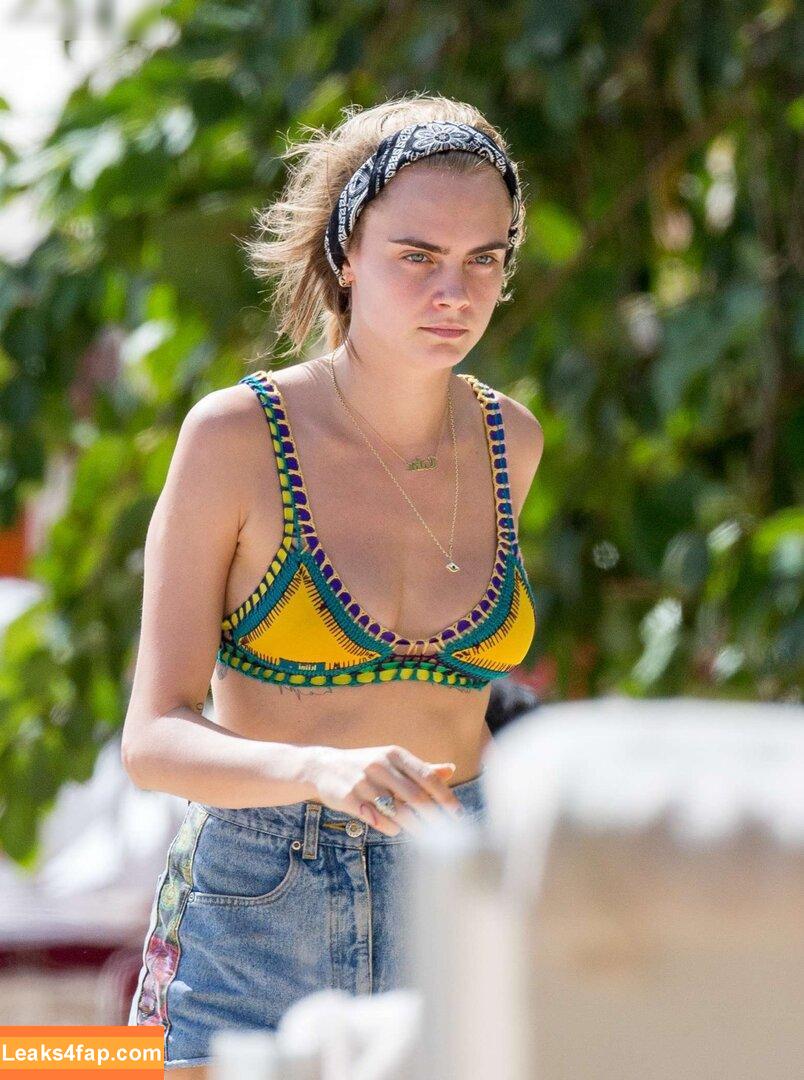 Cara Delevingne / CaraDelevingneOfficialPage / caradelevingne / https: слитое фото фото #1449