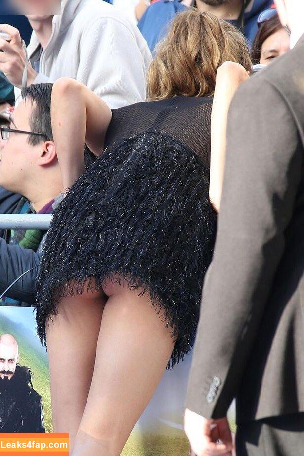 Cara Delevingne / CaraDelevingneOfficialPage / caradelevingne / https: слитое фото фото #1474