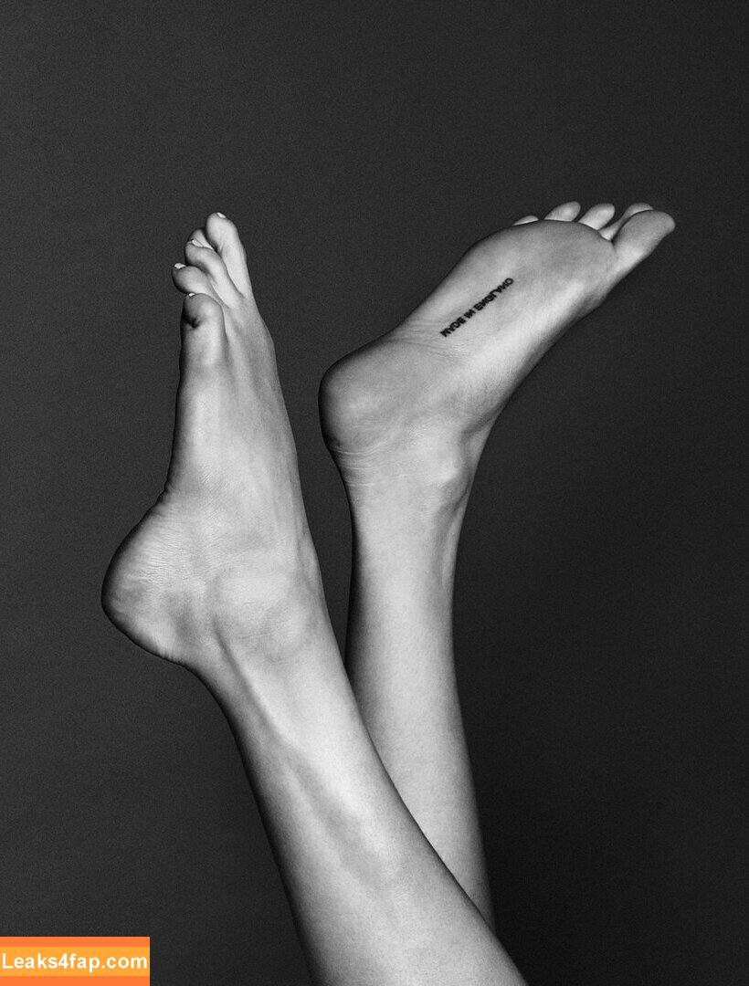 Cara Delevingne / CaraDelevingneOfficialPage / caradelevingne / https: слитое фото фото #1491