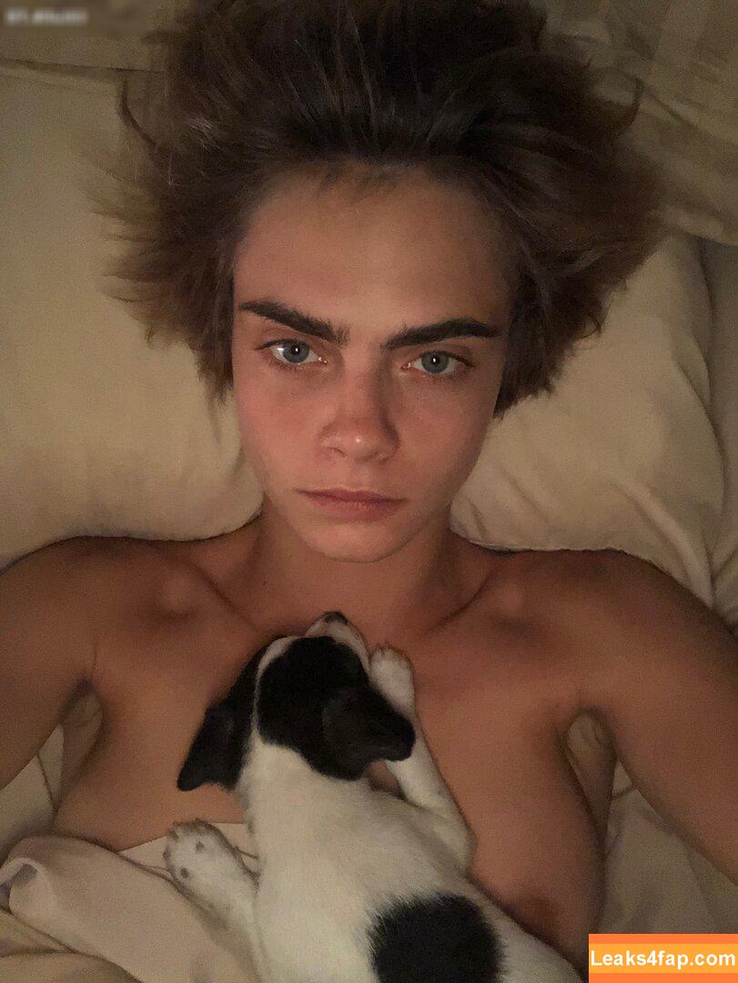 Cara Delevingne / CaraDelevingneOfficialPage / caradelevingne / https: слитое фото фото #1498
