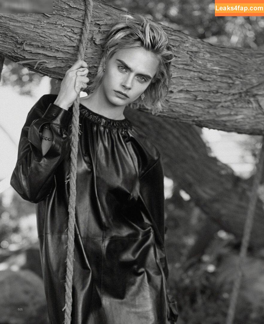 Cara Delevingne / CaraDelevingneOfficialPage / caradelevingne / https: слитое фото фото #1501