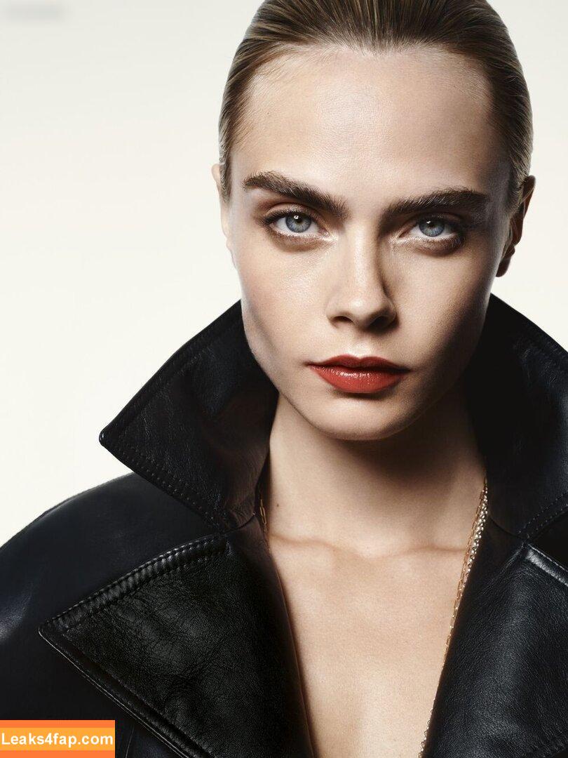 Cara Delevingne / CaraDelevingneOfficialPage / caradelevingne / https: слитое фото фото #1517