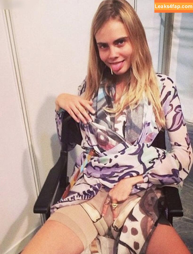 Cara Delevingne / CaraDelevingneOfficialPage / caradelevingne / https: слитое фото фото #1561