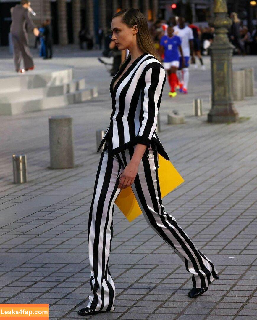 Cara Delevingne / CaraDelevingneOfficialPage / caradelevingne / https: слитое фото фото #1613