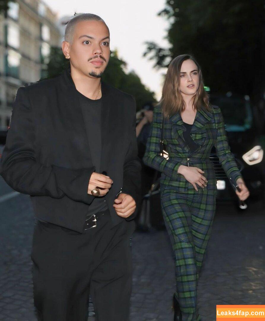 Cara Delevingne / CaraDelevingneOfficialPage / caradelevingne / https: слитое фото фото #1659