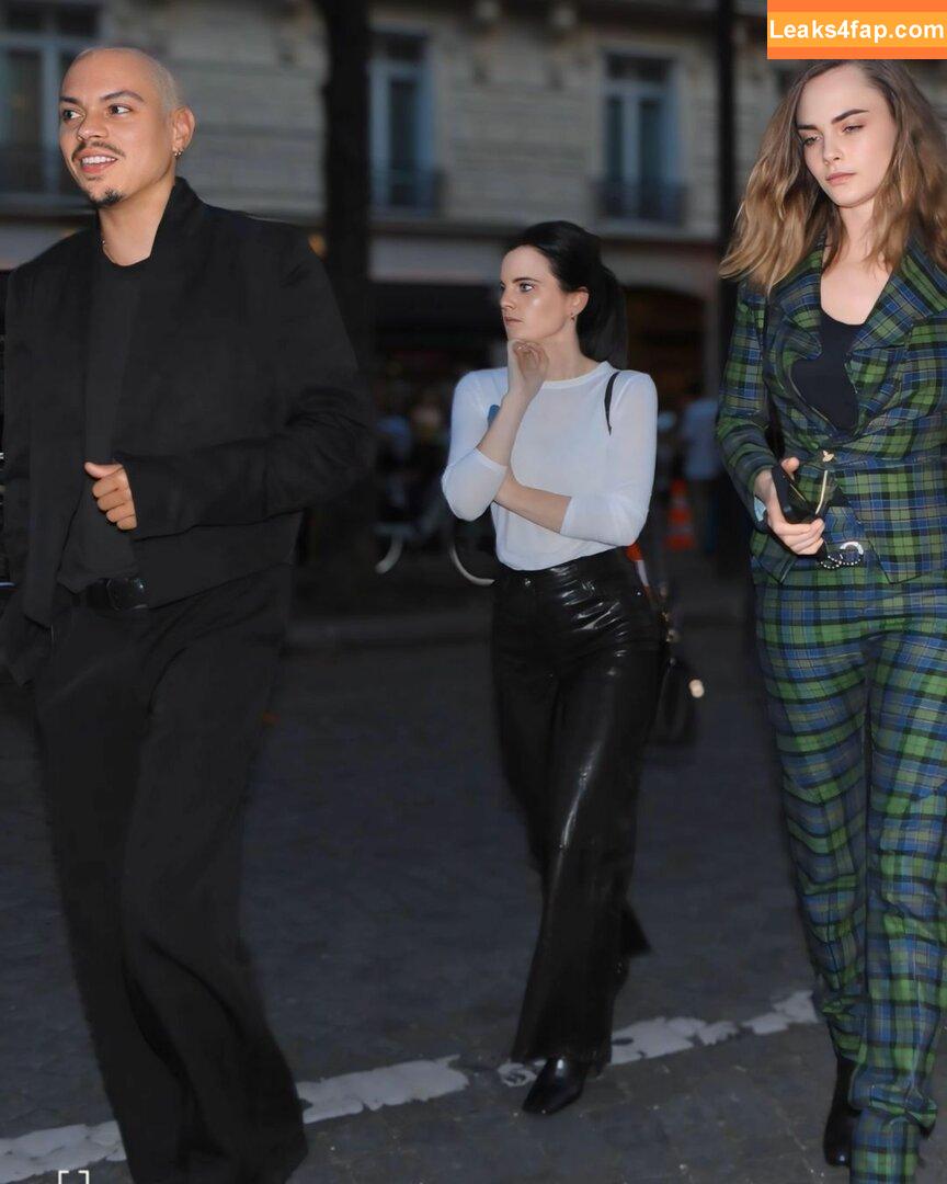 Cara Delevingne / CaraDelevingneOfficialPage / caradelevingne / https: слитое фото фото #1663