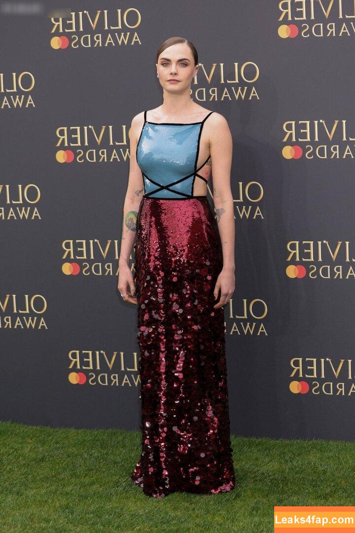 Cara Delevingne / CaraDelevingneOfficialPage / caradelevingne / https: слитое фото фото #1676