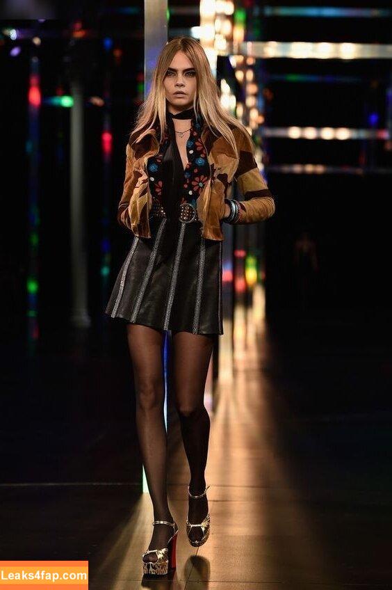 Cara Delevingne / CaraDelevingneOfficialPage / caradelevingne / https: слитое фото фото #1700