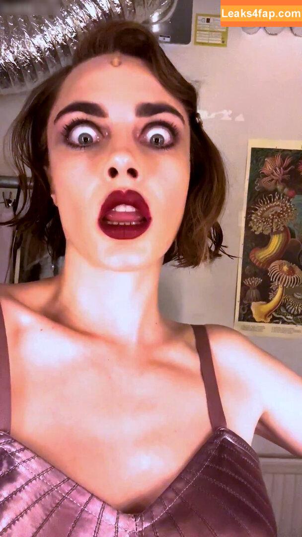 Cara Delevingne / CaraDelevingneOfficialPage / caradelevingne / https: слитое фото фото #1714