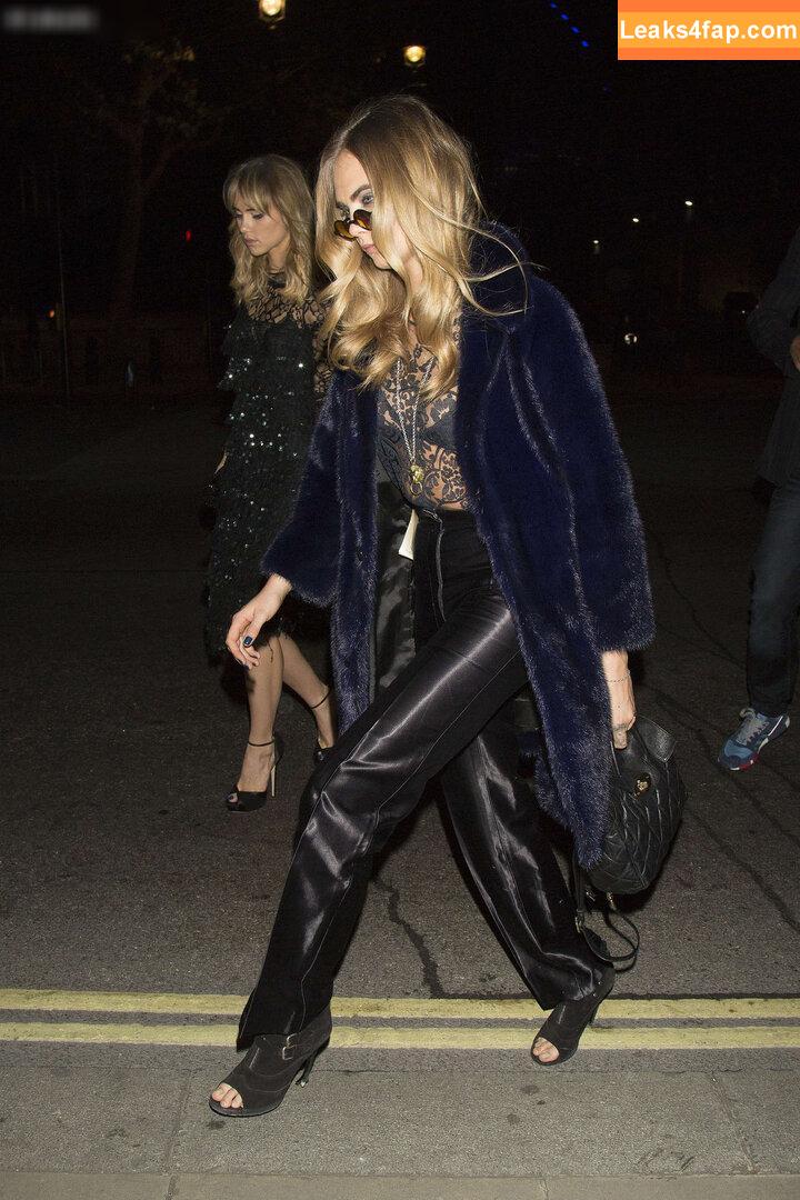 Cara Delevingne / CaraDelevingneOfficialPage / caradelevingne / https: слитое фото фото #1753